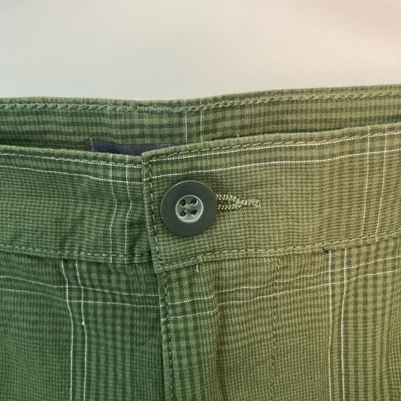 Men's Green Plaid Shorts - Picture 3 of 11